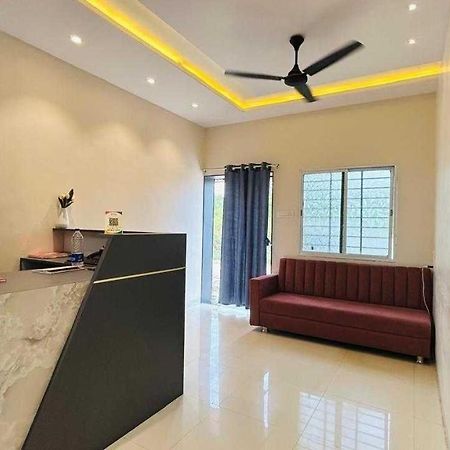 Oyo Hotel Elite Chandrapur エクステリア 写真
